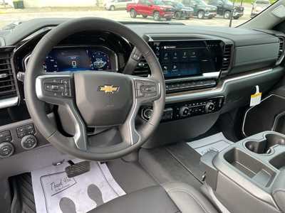 2025 Chevrolet 2500 Crew Cab, $76655. Photo 4