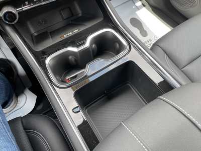 2025 Chevrolet Traverse, $50035. Photo 8