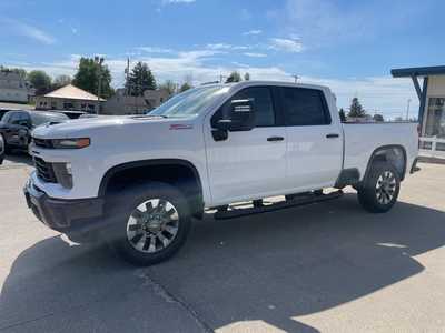 2025 Chevrolet 2500 Crew Cab, $59330. Photo 1