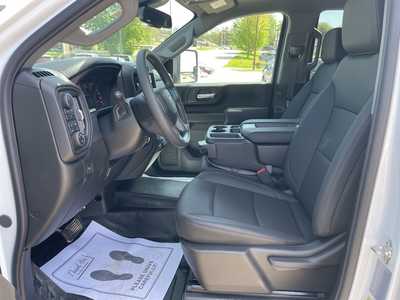 2025 Chevrolet 3500 Crew Cab, $. Photo 3