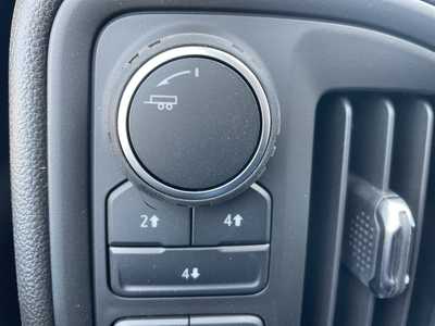 2025 Chevrolet 3500 Crew Cab, $. Photo 4