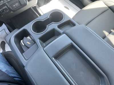 2025 Chevrolet 3500 Crew Cab, $. Photo 7