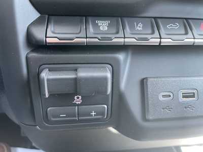 2025 Chevrolet 3500 Crew Cab, $. Photo 8