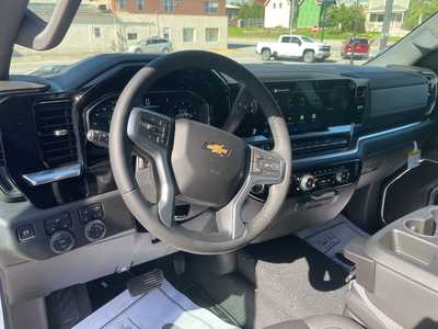 2025 Chevrolet 3500 Crew Cab, $79145. Photo 4