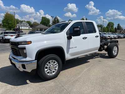 2025 Chevrolet 3500 Ext Cab, $64120. Photo 1