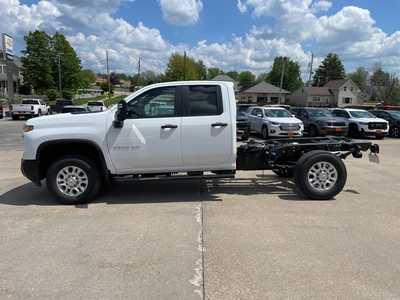 2025 Chevrolet 3500 Ext Cab, $64595. Photo 2