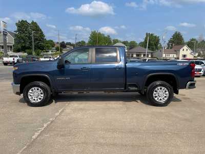 2022 Chevrolet 3500 Crew Cab, $45826. Photo 2