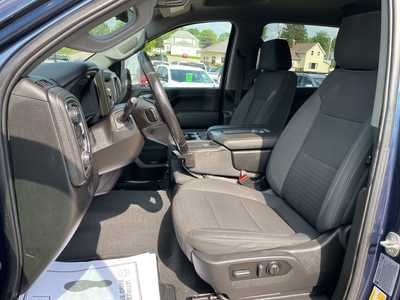 2022 Chevrolet 3500 Crew Cab, $45826. Photo 3