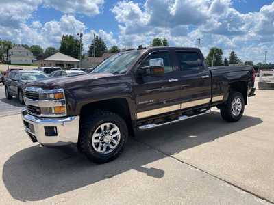 2016 Chevrolet 2500 Crew Cab, $26488. Photo 1