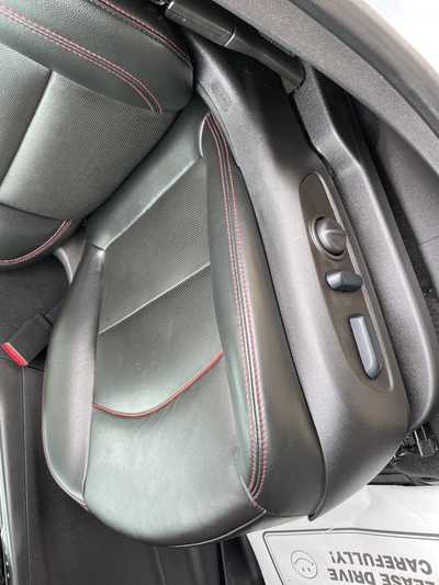 2022 Chevrolet Equinox, $20633. Photo 4