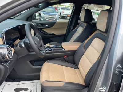 2026 Chevrolet Equinox, $38290. Photo 3