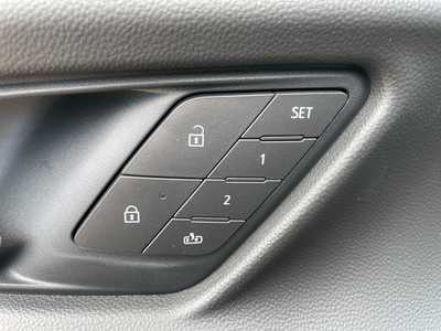 2026 Chevrolet Equinox, $38290. Photo 4