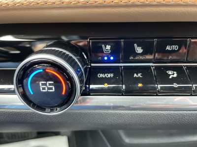 2026 Chevrolet Equinox, $38290. Photo 9