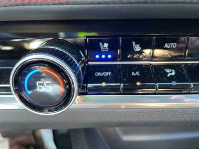 2025 Chevrolet Equinox, $35799. Photo 10