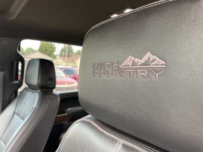 2021 Chevrolet 3500 Crew Cab, $45821. Photo 6