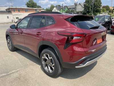 2025 Chevrolet Trax, $25485. Photo 12