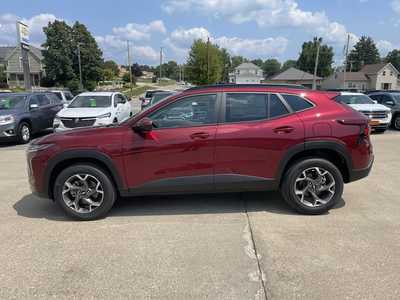 2025 Chevrolet Trax, $25485. Photo 2