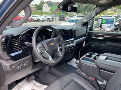 2025 Chevrolet 2500 Crew Cab, $66390. Photo 5