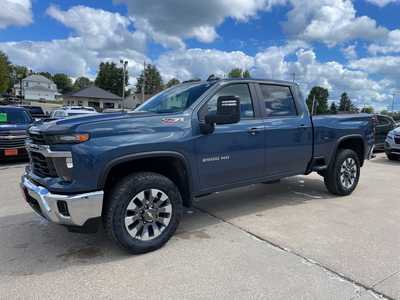 2025 Chevrolet 2500 Crew Cab, $66390. Photo 1