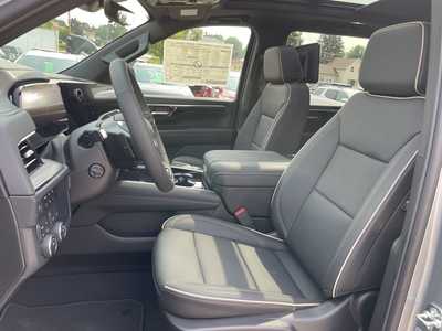2025 Chevrolet Suburban, $86715. Photo 3