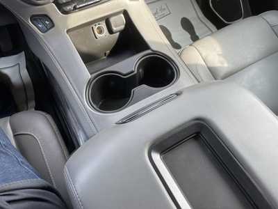 2019 Chevrolet Suburban, $24500. Photo 11