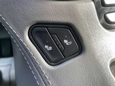 2019 Chevrolet Suburban, $24500. Photo 12