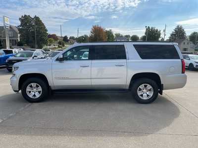 2019 Chevrolet Suburban, $24500. Photo 2