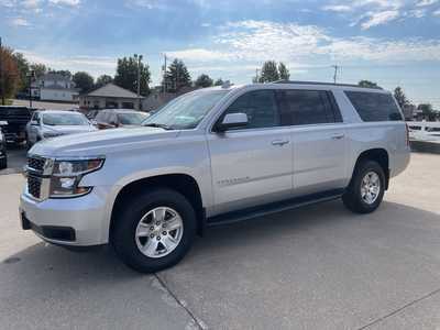 2019 Chevrolet Suburban, $24500. Photo 1