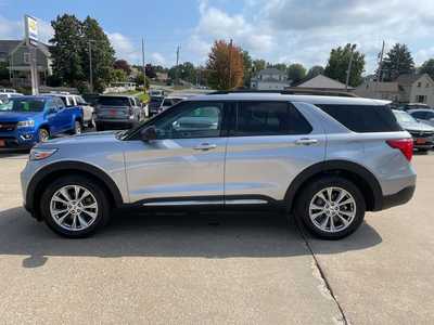 2021 Ford Explorer, $22966. Photo 2