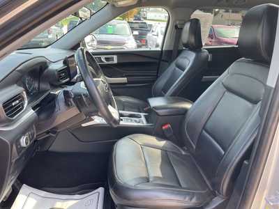 2021 Ford Explorer, $22966. Photo 3