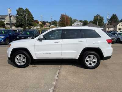 2016 Jeep Grand Cherokee, $7544. Photo 2