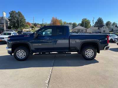 2020 Chevrolet 2500 Ext Cab, $33799. Photo 2