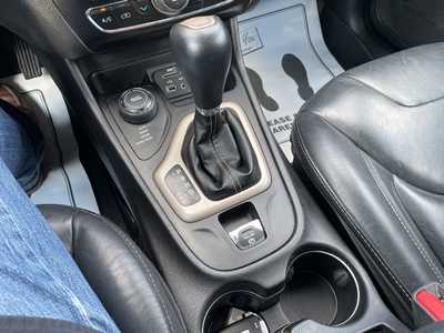 2017 Jeep Cherokee, $9588. Photo 8