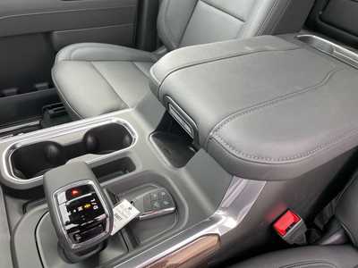 2026 Chevrolet 1500 Crew Cab, $67705. Photo 7