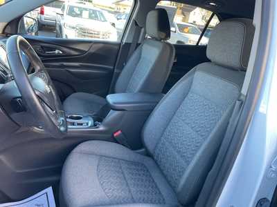 2023 Chevrolet Equinox, $23999. Photo 3