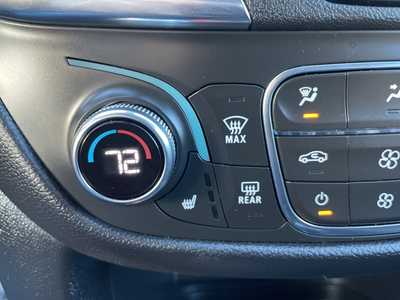 2023 Chevrolet Equinox, $23999. Photo 9