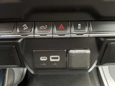 2021 Chevrolet 1500 Crew Cab, $28860. Photo 11