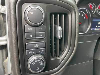 2021 Chevrolet 1500 Crew Cab, $28860. Photo 5