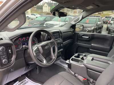 2021 Chevrolet 1500 Crew Cab, $28860. Photo 6