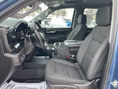 2024 Chevrolet 1500 Crew Cab, $37796. Photo 3