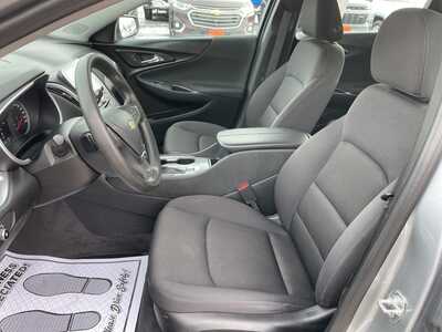 2023 Chevrolet Malibu, $18991. Photo 3