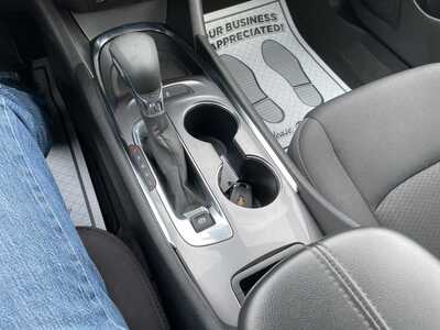 2023 Chevrolet Malibu, $18991. Photo 8