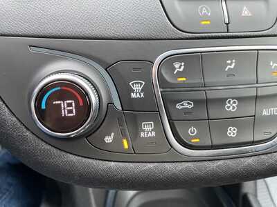 2023 Chevrolet Malibu, $18991. Photo 9