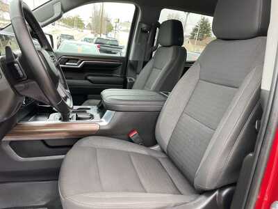 2024 Chevrolet 1500 Crew Cab, $47571. Photo 4