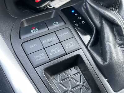 2025 Toyota RAV4, $30922. Photo 10