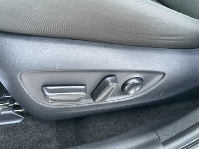 2025 Toyota RAV4, $30922. Photo 4