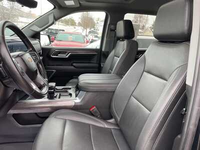 2024 Chevrolet 1500 Crew Cab, $49989. Photo 3