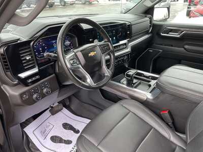 2024 Chevrolet 1500 Crew Cab, $49989. Photo 4