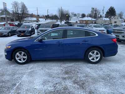 2023 Chevrolet Malibu, $17376. Photo 2