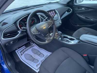 2023 Chevrolet Malibu, $17376. Photo 4